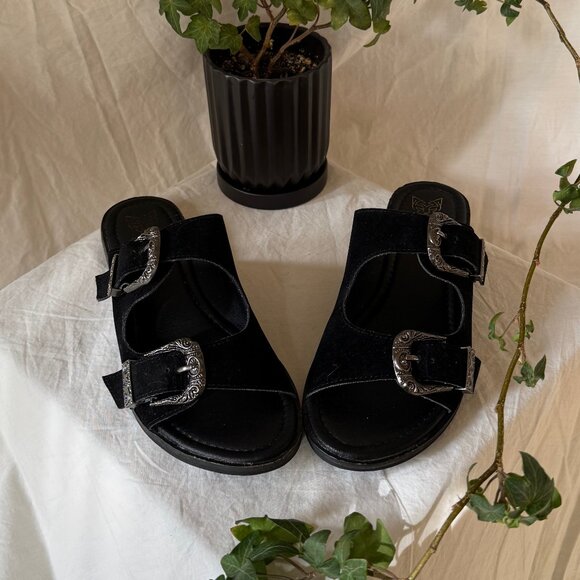 BEAST FASHION Faux Suede Western Metal Buckle Strap Slide On Slip On Sandals - Picture 1 of 15